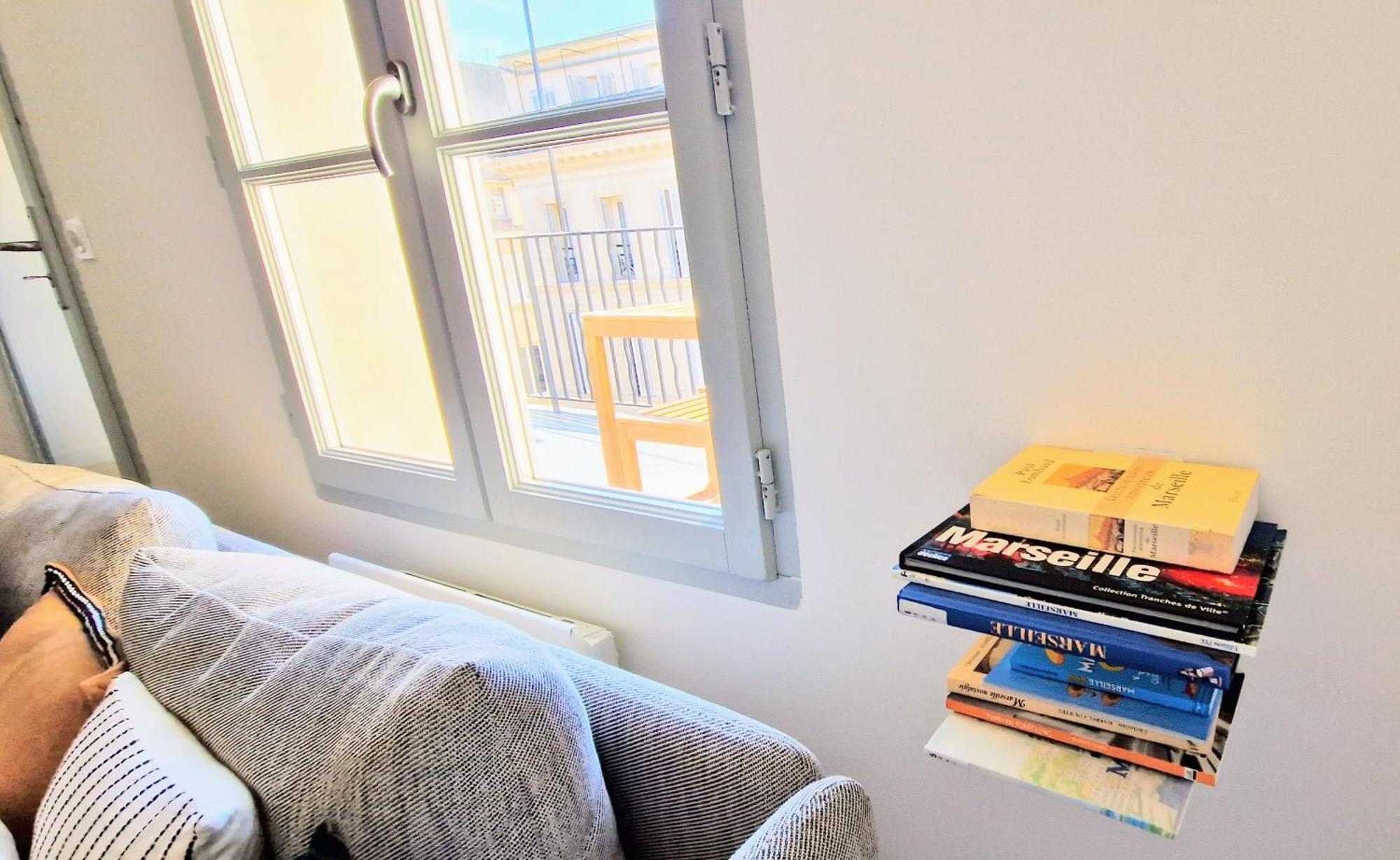 Appartement Terrasse - Hyper Centre - 2 - Parking Gratuit - Calme & Lumineux - Arrivee Autonome