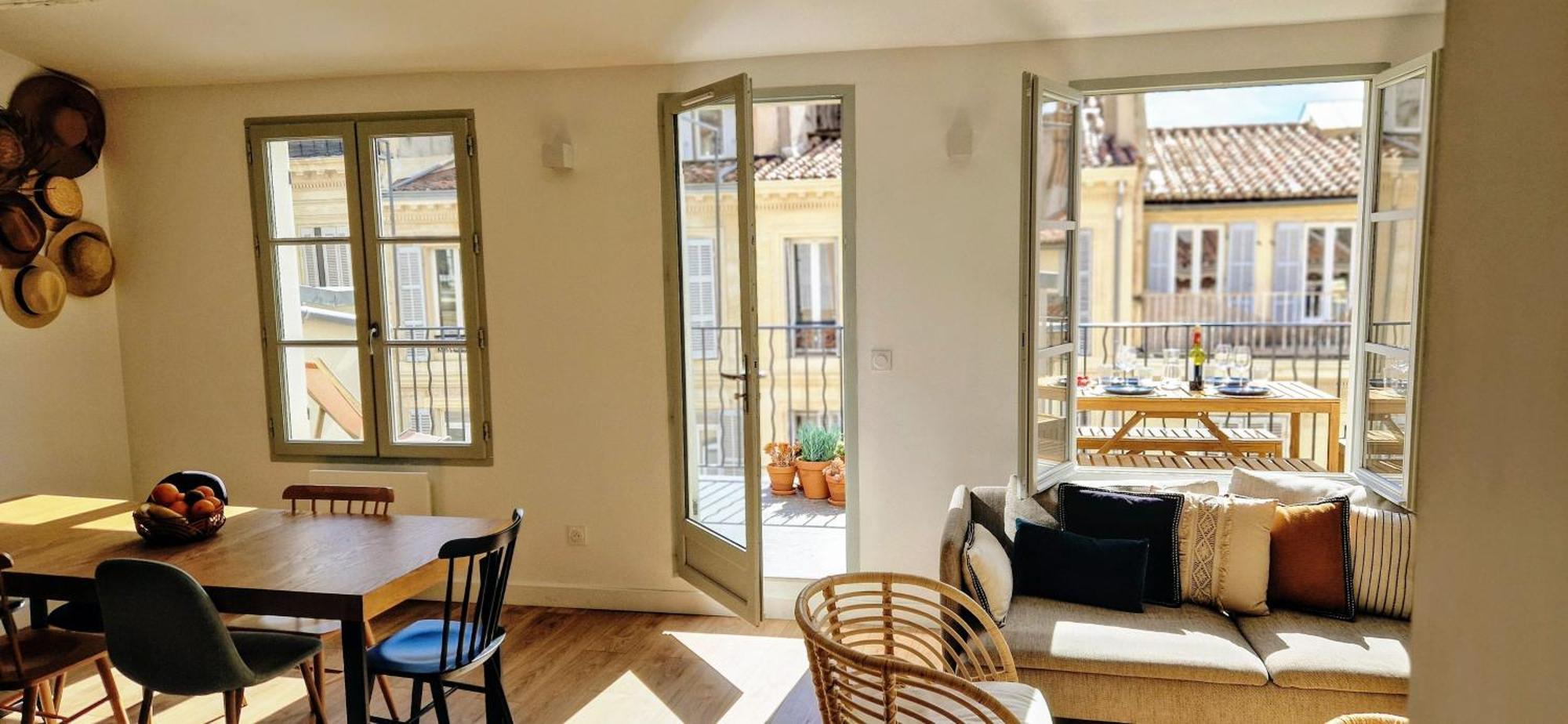 Appartement Terrasse - Hyper Centre - 2 - Parking Gratuit - Calme & Lumineux - Arrivee Autonome Marseille