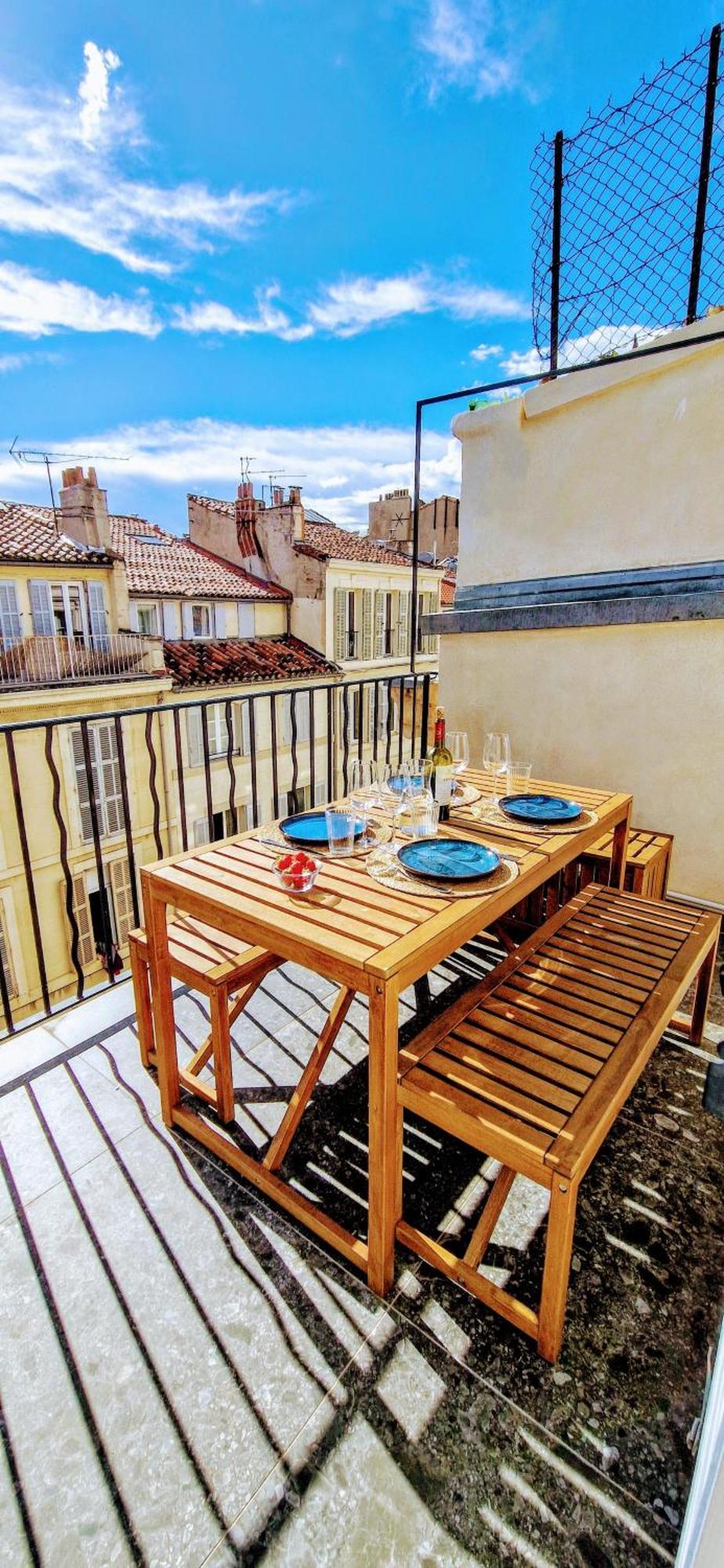 Terrasse - Hyper Centre - 2 - Parking Gratuit - Calme & Lumineux - Arrivee Autonome Appartement *