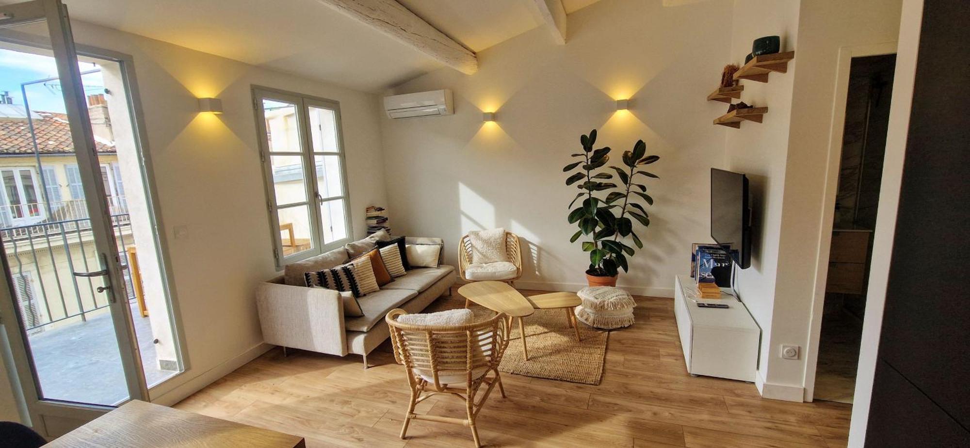 Appartement Terrasse - Hyper Centre - 2 - Parking Gratuit - Calme & Lumineux - Arrivee Autonome Marseille